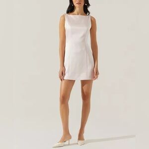New ASTR Women's Alisanne Boat-Neck Sleeveless Buttercream Dress